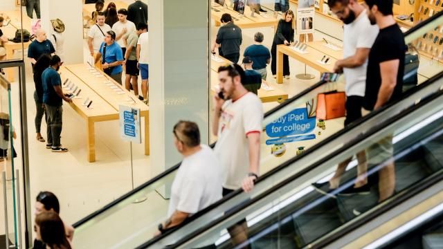 FILE — Shoppers at the Brickell City Center mall in Miami, June 26, 2025. Inflation rose in July as President Donald Trump’s tariffs intensified price pressures across a wider range of consumer goods and services. “Core” CPI, which strips out volatile food and energy prices, jumped 0.3 percent over the course of the month, or 3.1 percent on a year-over-year basis — the fastest annual pace in five months (Scott McIntyre/The New York Times)