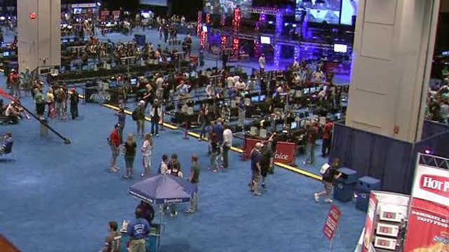 Gaming convention draws crowd