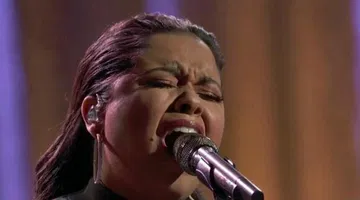 Miley Cyrus says Brooke Simpson 'should win' The Voice
