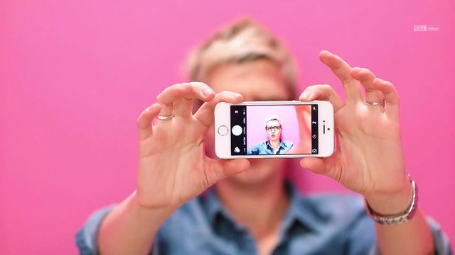 Plastic surgeons warn about 'Snapchat dysmorphia' 