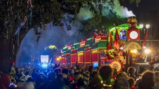 The Krewe of Orpheus Smokey Mary train makes its way up Napoleon Avenue in New Orleans for Lundi Gras, Monday, Feb. 12, 2024. (Chris Granger/The Times-Picayune/The New Orleans Advocate via AP) The Krewe of Orpheus Smokey Mary train makes its way up Napoleon Avenue in New Orleans for Lundi Gras, Monday, Feb. 12, 2024. (Chris Granger/The Times-Picayune/The New Orleans Advocate via AP)