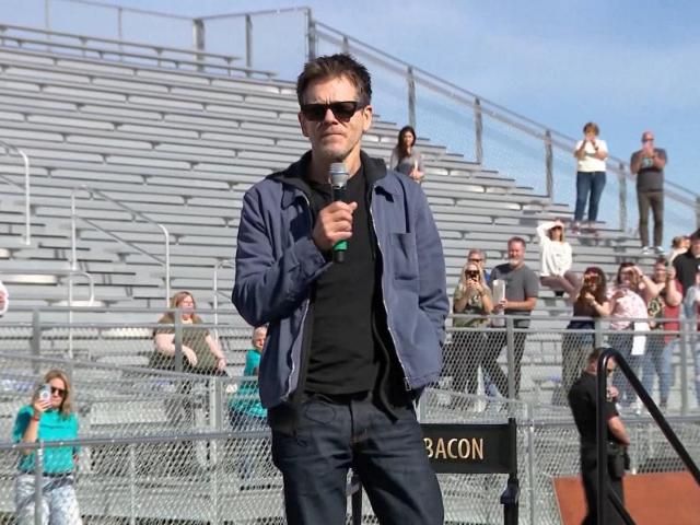 Kevin Bacon returns to 'Footloose' high school to mark film's 40th ...