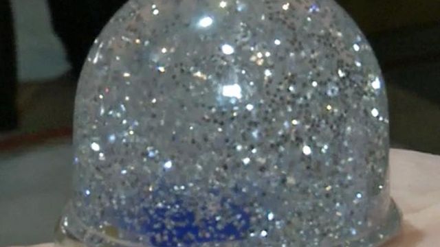 Snow globe spreads Christmas love across the world