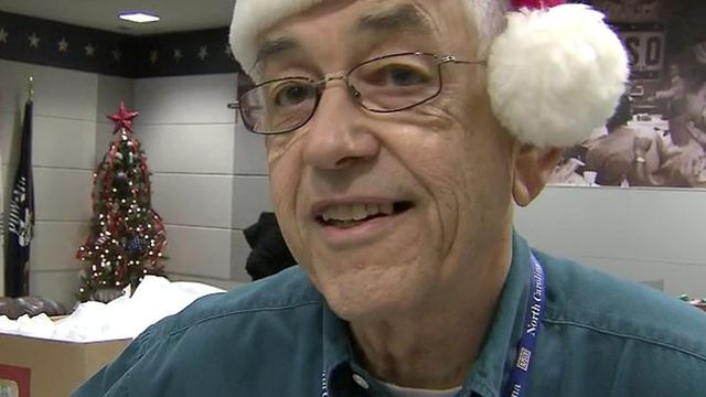 USO gives traveling troops comfort on Christmas
