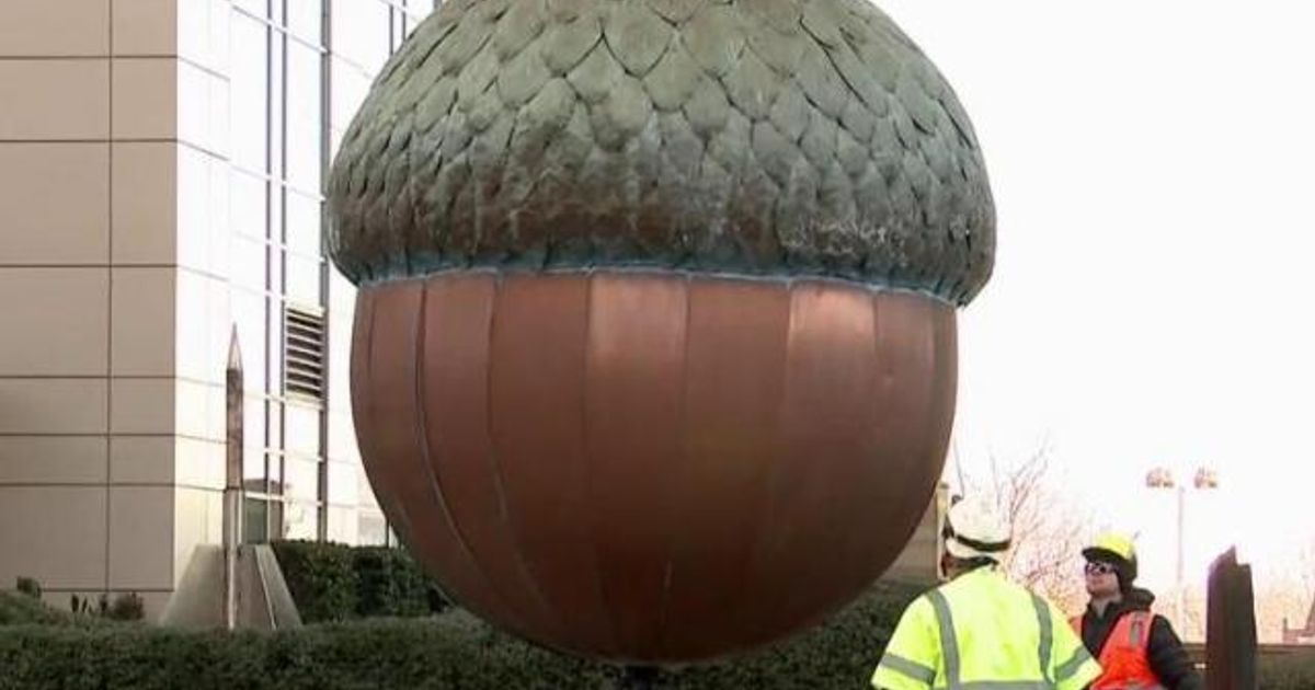 Giant acorn gets ready for WRAL First Night Raleigh :: WRAL.com