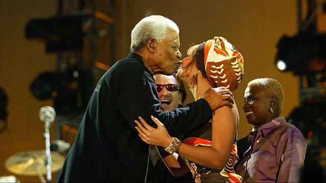 Beyoncé pays tribute to Nelson Mandela