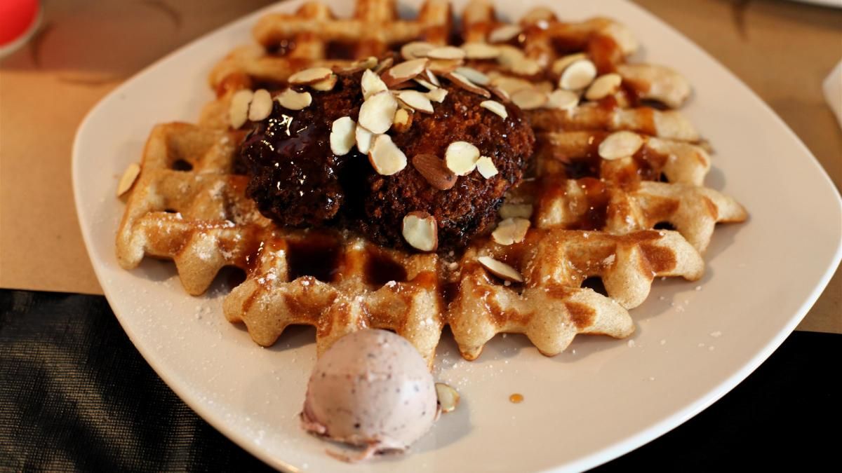 Dame's Chicken and Waffles opens in Cary