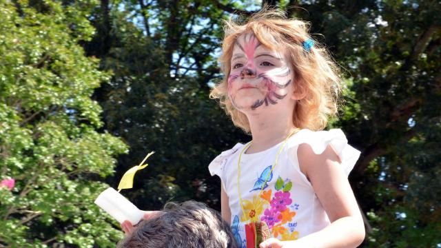 Festivals in NC: Lazy Daze Arts & Crafts Festival