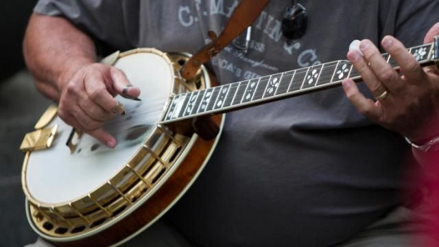 Banjo picking at Wide Open Bluegrass.