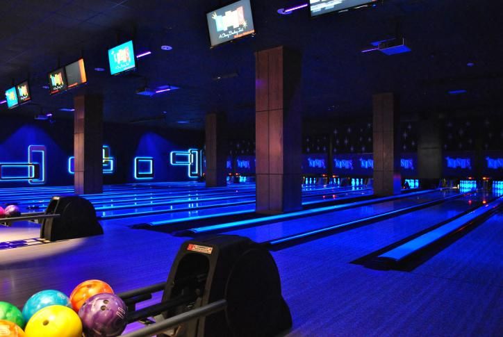 Upscale bowling alley opens in North Hills