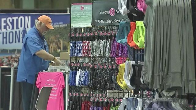 Runners get in groove at Rock 'n' Roll Marathon Expo