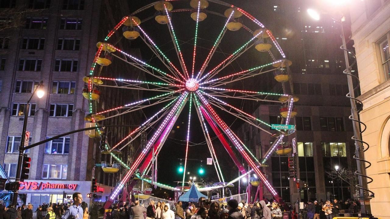 Singing trolley rides, moveable plays, neon putt putt: First Night ...