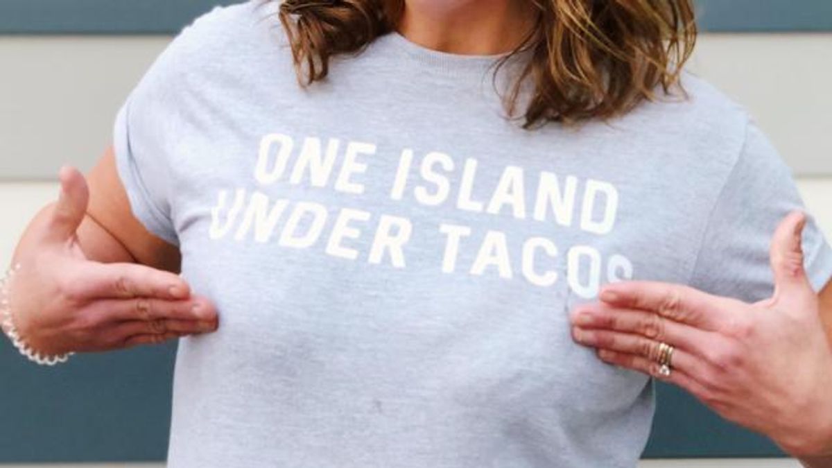 Vivian Howard poses in T-shirt