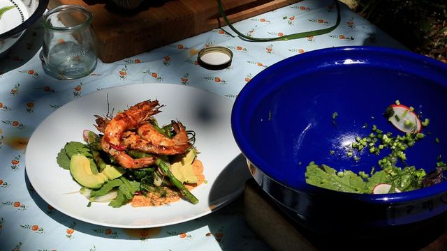 Video: Wilmington chef cooks with fresh seafood