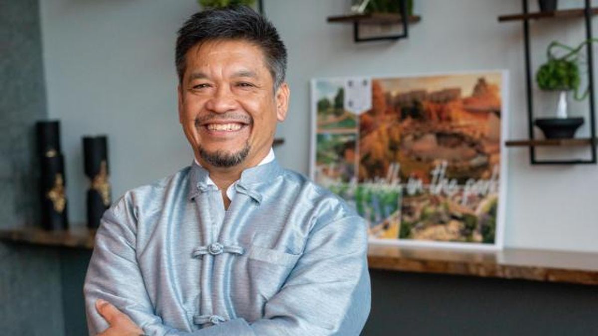 Chef Lon Bounsanga