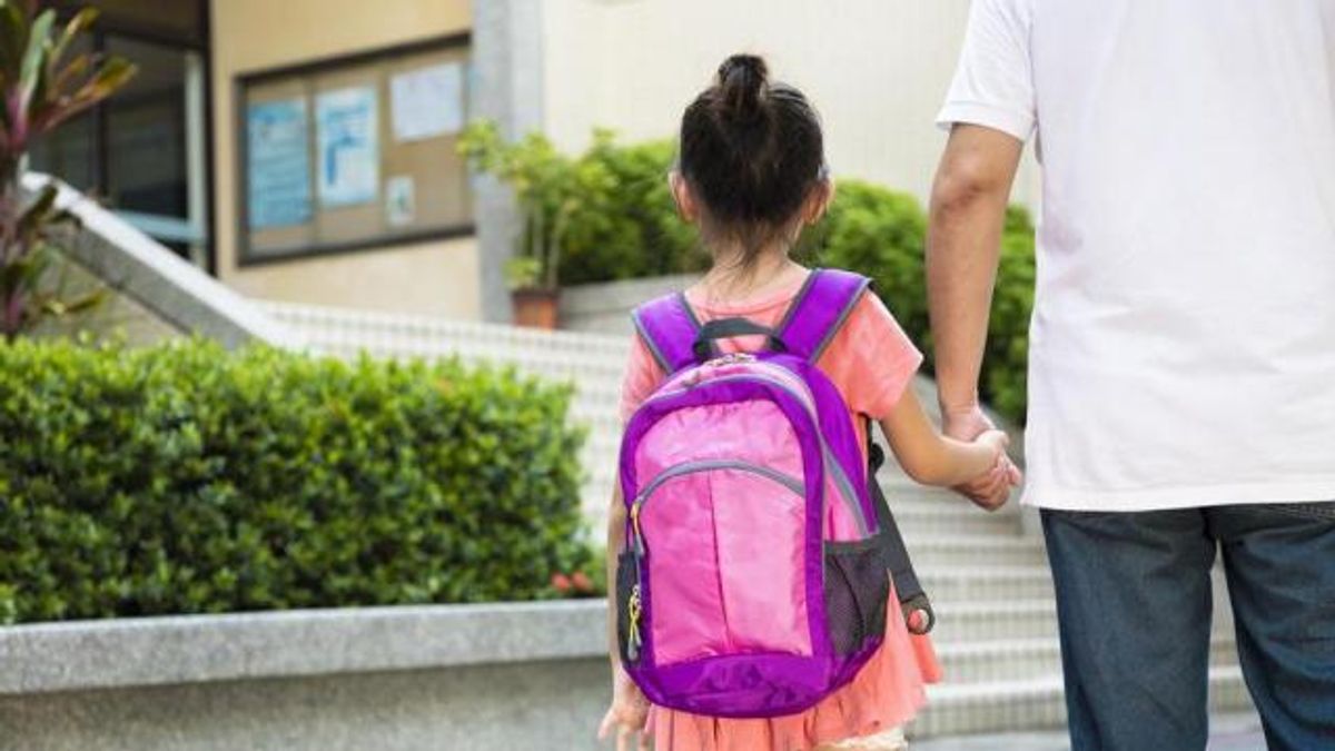 9 tips for raising kids with character