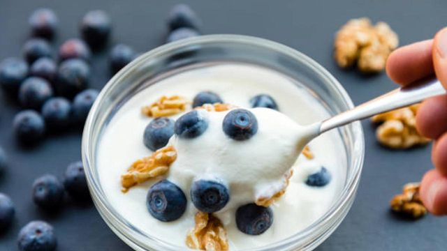 Is greek yogurt or regular yogurt healthier?