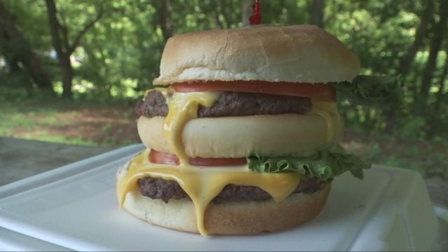 Elvis hasn't left the building: Cross-country quest saves legendary burger