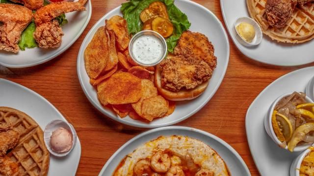 Dame's Chicken & Waffles