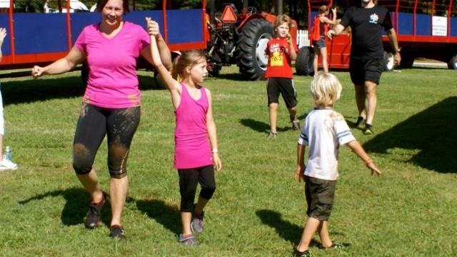 Stacy Lamb and her daughter compete in the Big Muddy Challenge