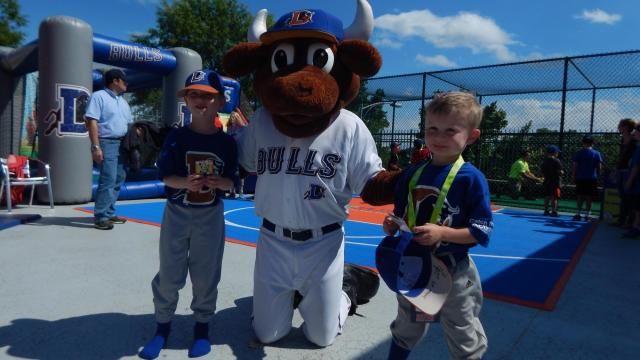 Wool E. Bull with his fans