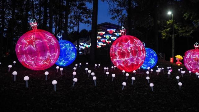 North Carolina Chinese Lantern Festival - Koka Booth Amphitheatr