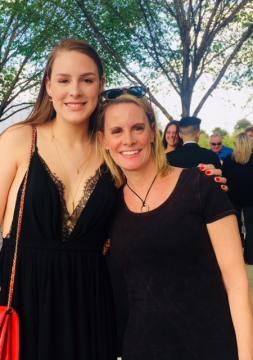 Amanda Lamb with her daughter before her prom