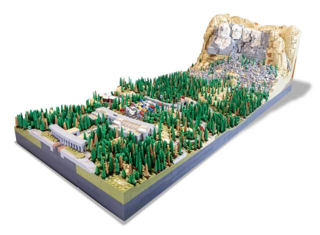 Rocco Buttliere's 22,000 LEGO brick version of Mount Rushmore