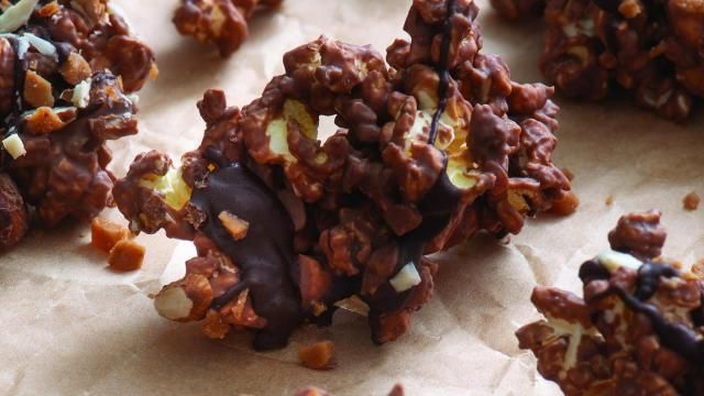 Toffee Almond Chocolate Popcorn