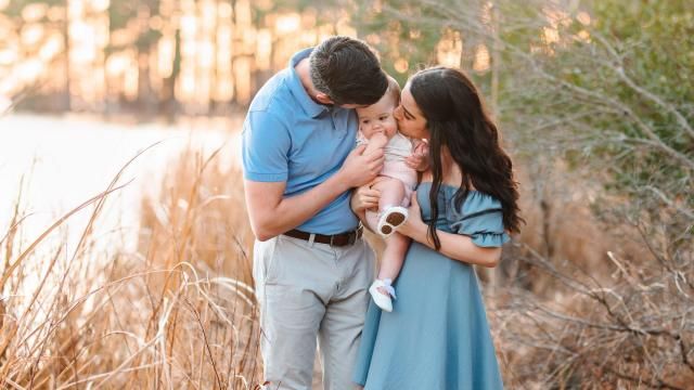 Emmy and her parents, Dan and Alyssa