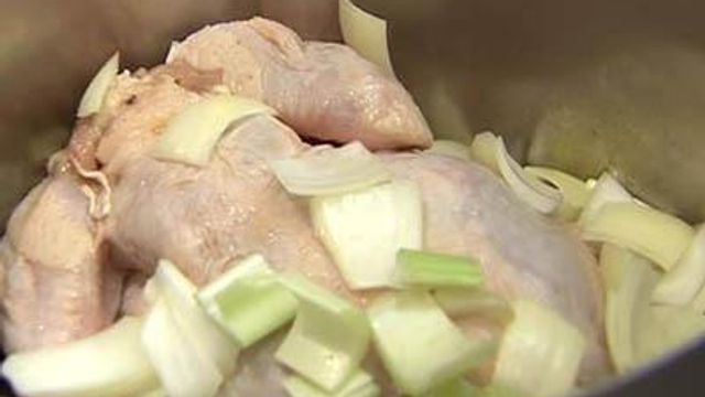 How to make your own chicken broth