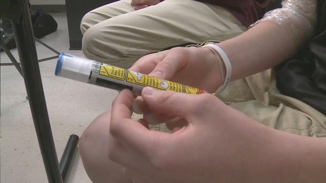 2013: Law would provide emergency epinephrine for schools