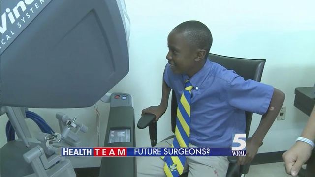 Tour gives middle schoolers look into career in medicine