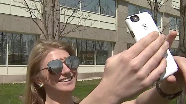 Study suggests issues with selfie obsession