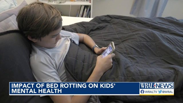 Pros and cons of 'bed rotting' on kids' mental health