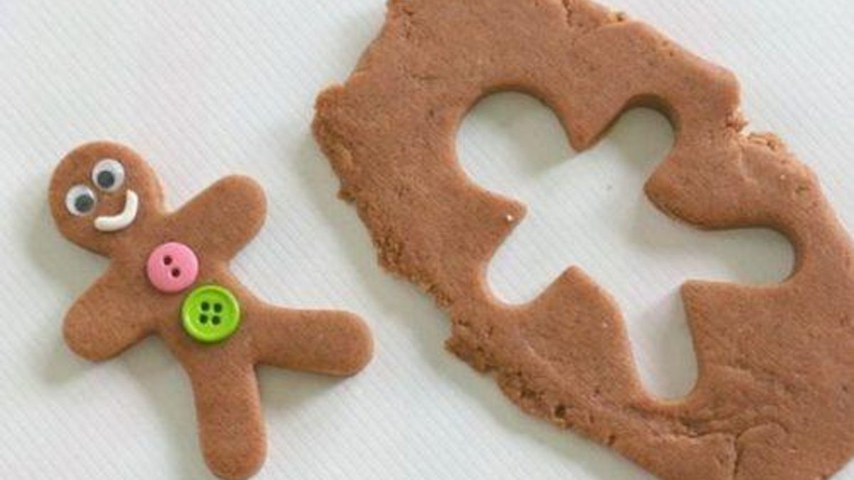 Homemade Gingerbread Playdough Is The Perfect, Easy Holiday Craft For Kids