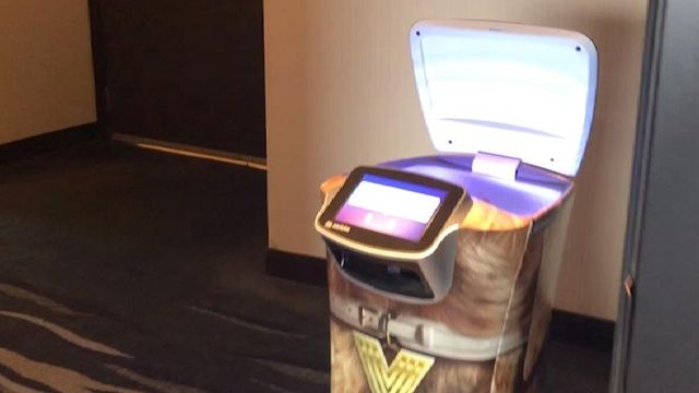 Robot butlers make delivers in Vegas hotel