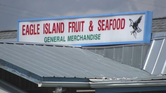 Eagle Island Fruit and Seafood in Wilmington gives residents a taste of fresh foods