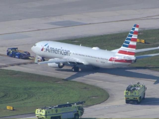 Crew tows plane off runway after American Airlines flight made emergency landing at RDU Thursday morning