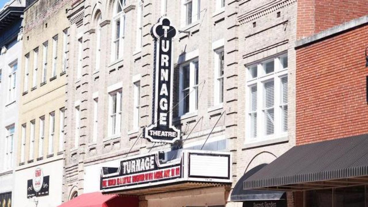 Little Washington : Spotlight : Historic Turnage Theatre
