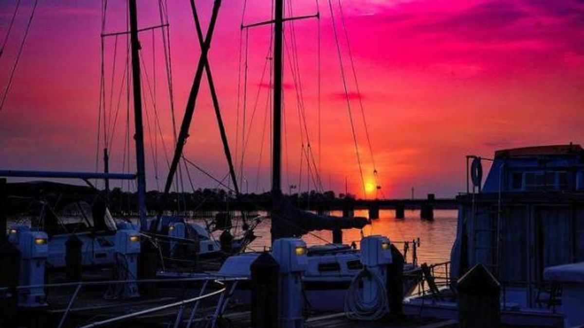 Little Washington : Spotlight : Sunset