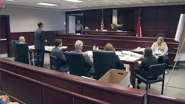 Judge hears arguments over Oakwood house
