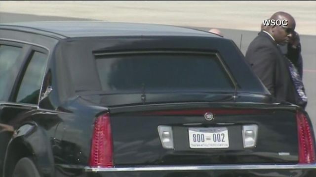 Obama lands at Charlotte airport