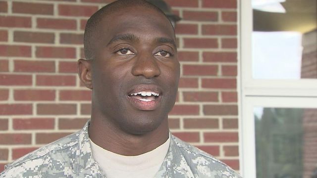 Soldier: 'Not a hero' for pulling people from fiery wreck