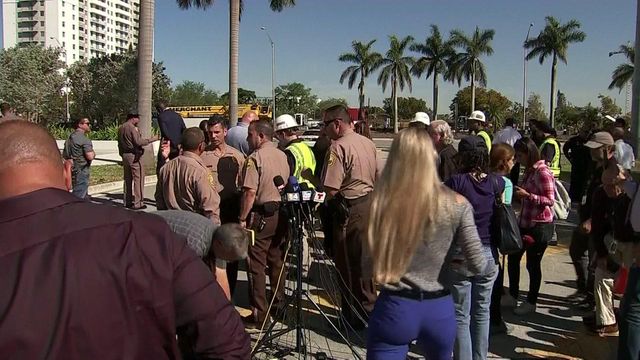 Officials provide update on Florida bridge collapse