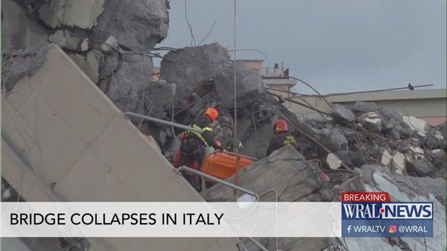 Raw: Bridge collapses in Italy