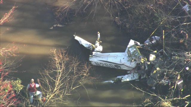 Sky 5 flies over crashed plane in Franklin County