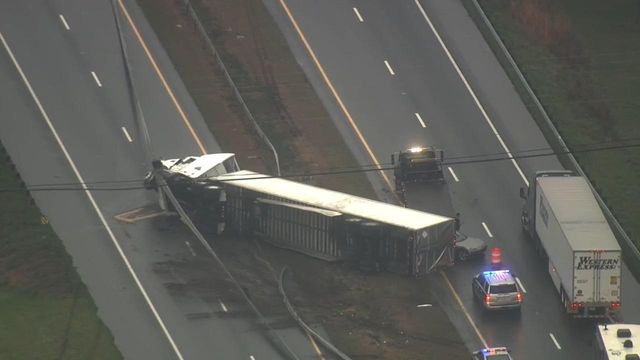 Sky 5: Truck crashes on I-95 near Dunn