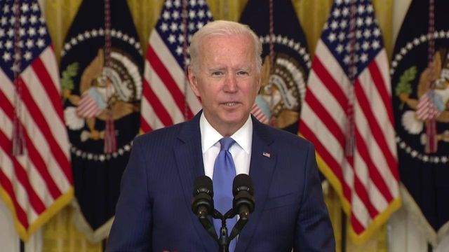  Biden delivers remarks on the economy, bringing down costs 