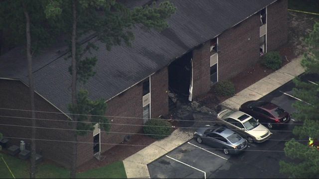 Sky 5: Fire scorches Fayetteville apartment, 5 people injured